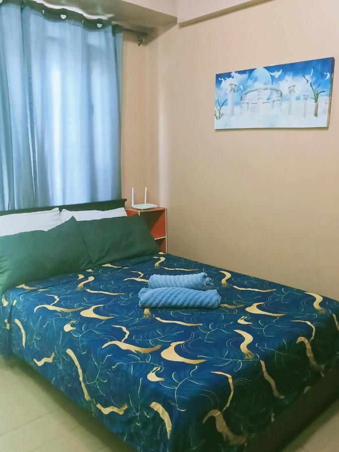Henry'S Newport Condotel Pasay Exteriör bild