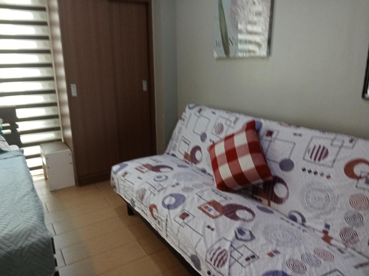 Henry'S Newport Condotel Pasay Exteriör bild