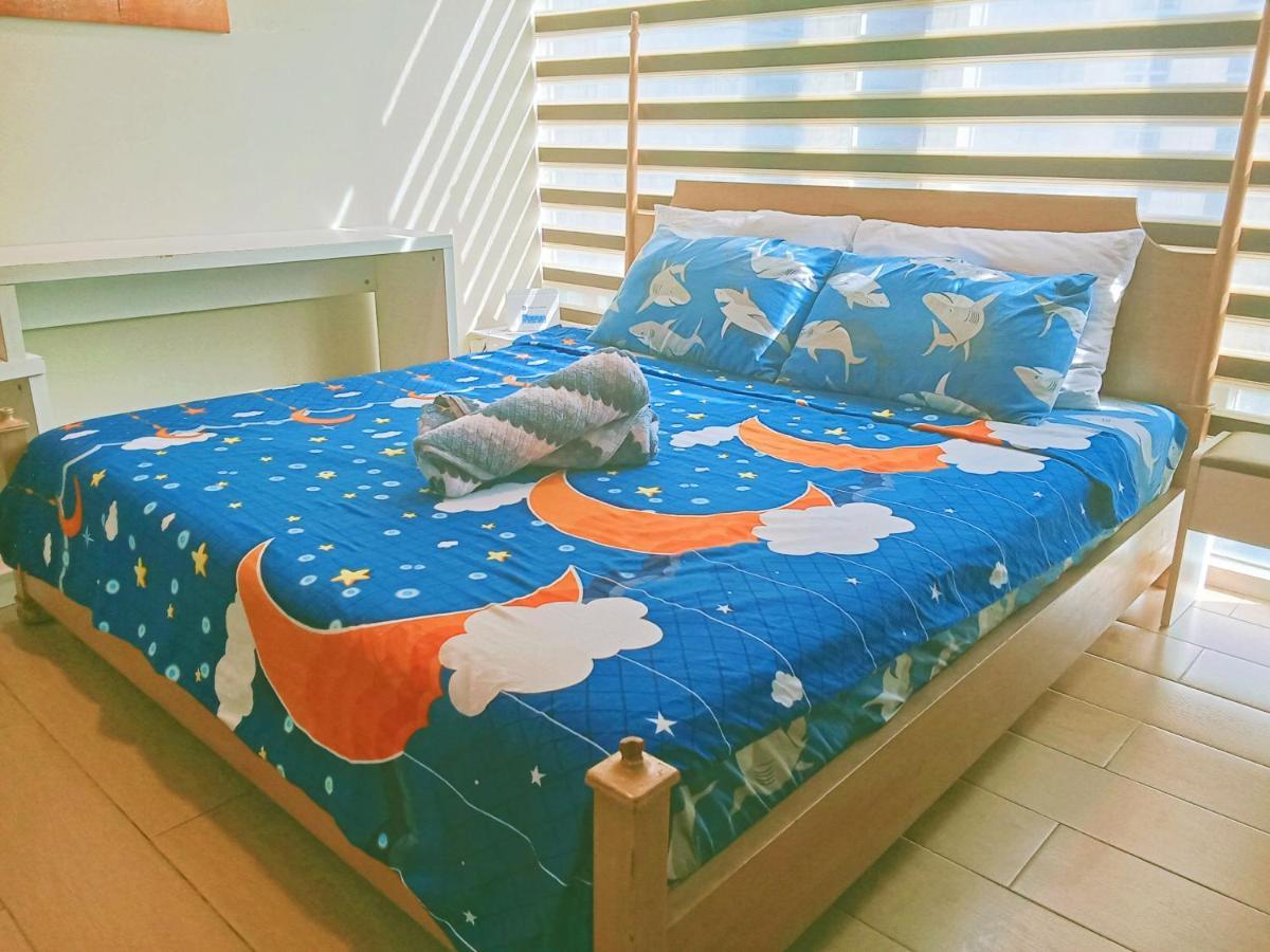 Henry'S Newport Condotel Pasay Exteriör bild