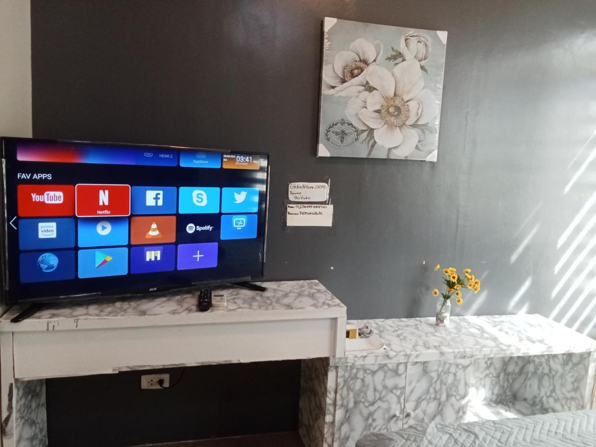 Henry'S Newport Condotel Pasay Exteriör bild