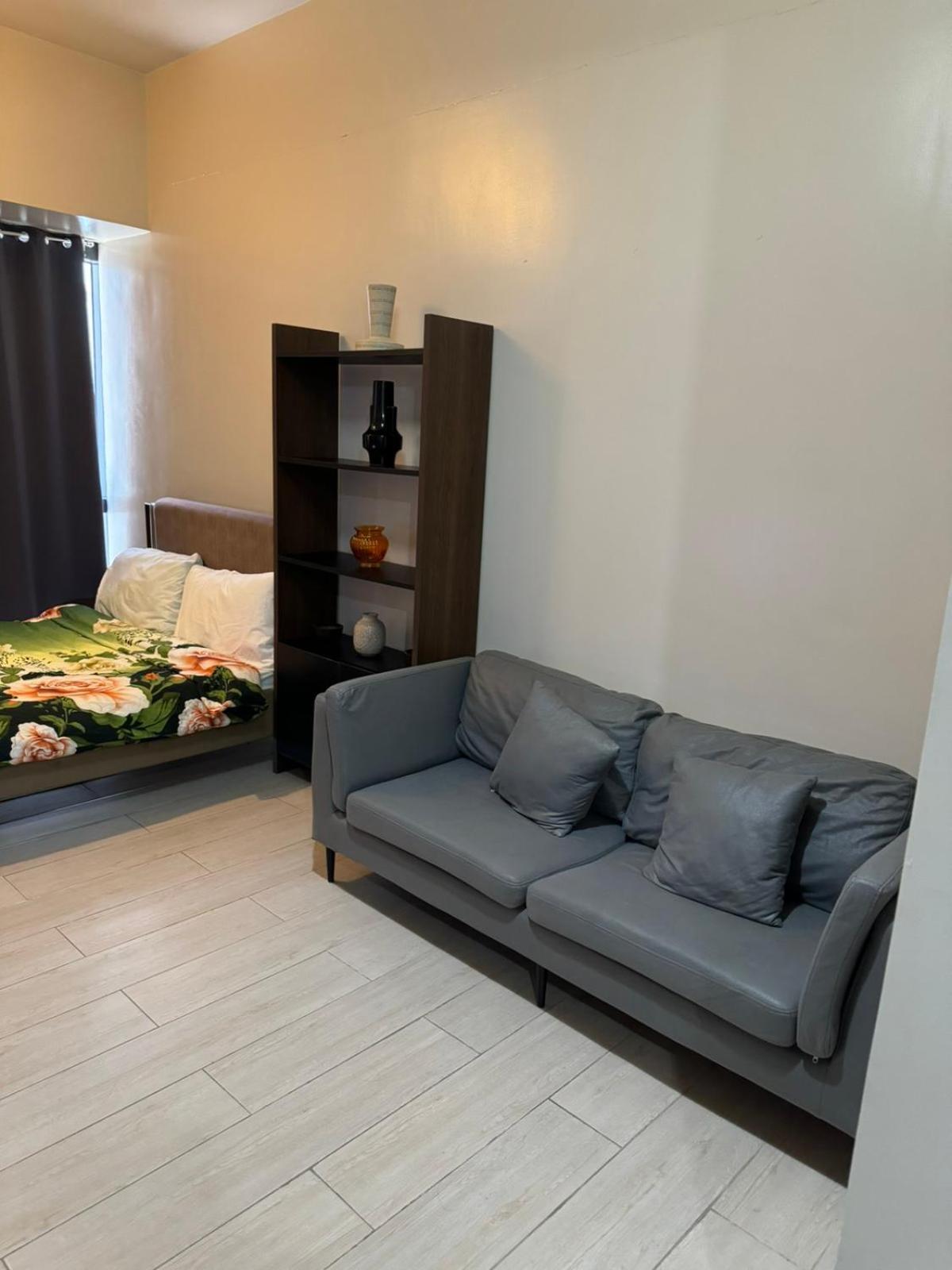 Henry'S Newport Condotel Pasay Exteriör bild