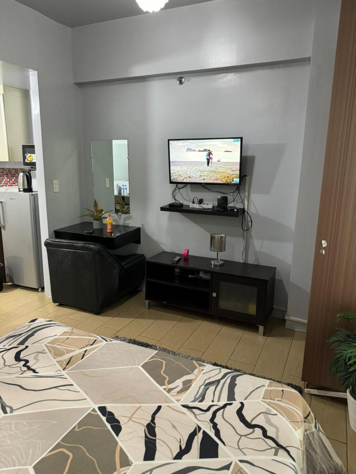 Henry'S Newport Condotel Pasay Exteriör bild