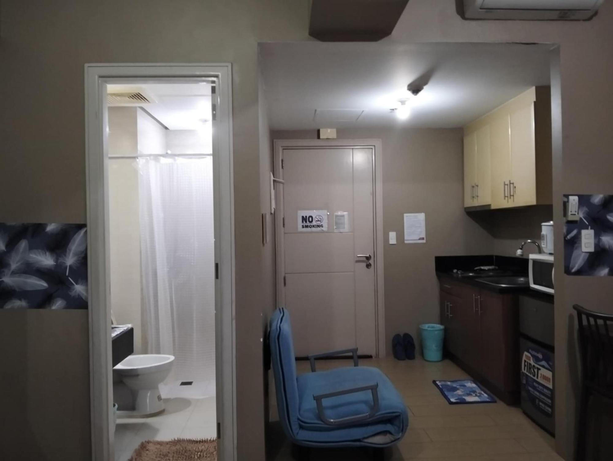 Henry'S Newport Condotel Pasay Exteriör bild