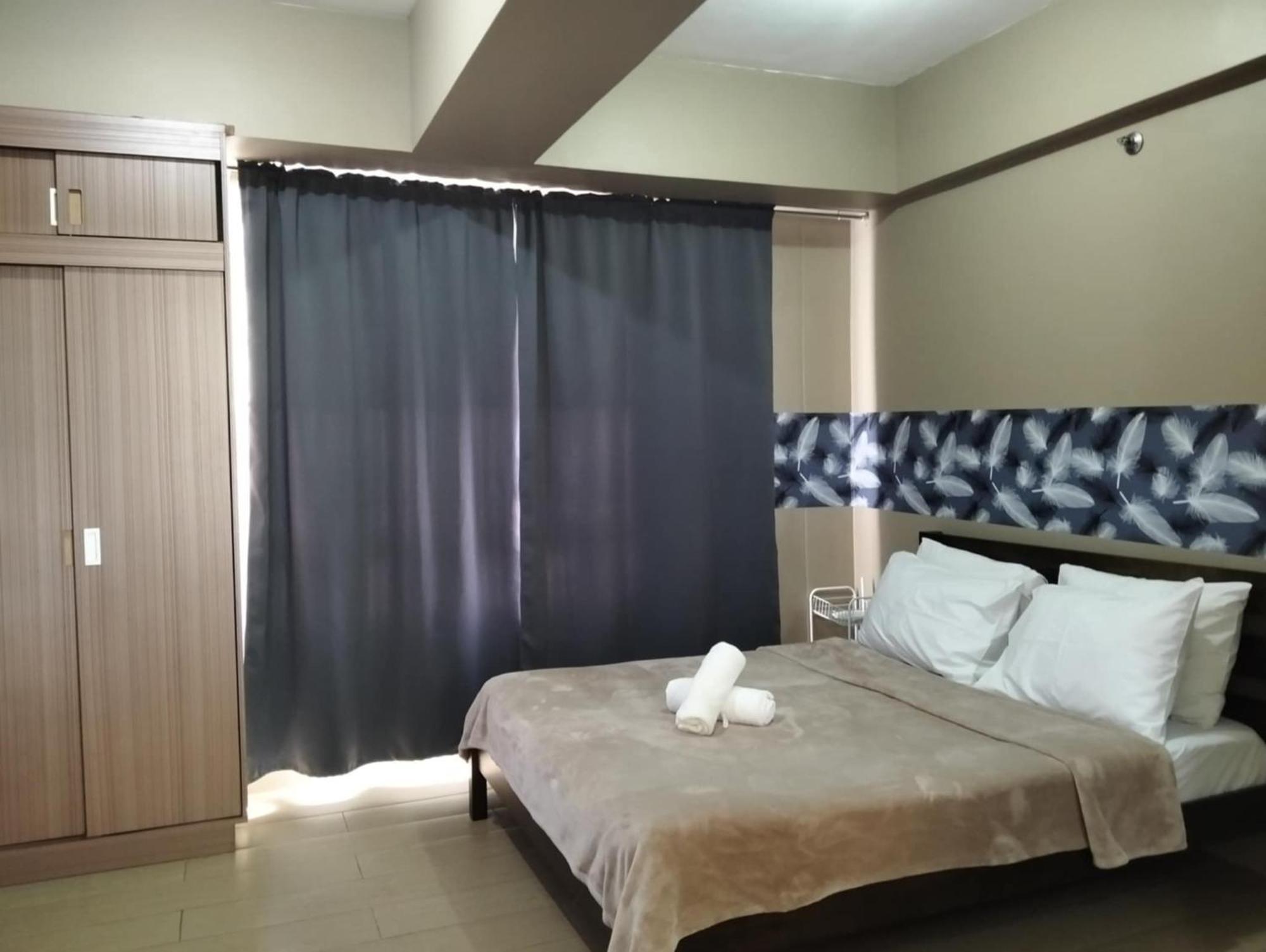 Henry'S Newport Condotel Pasay Exteriör bild