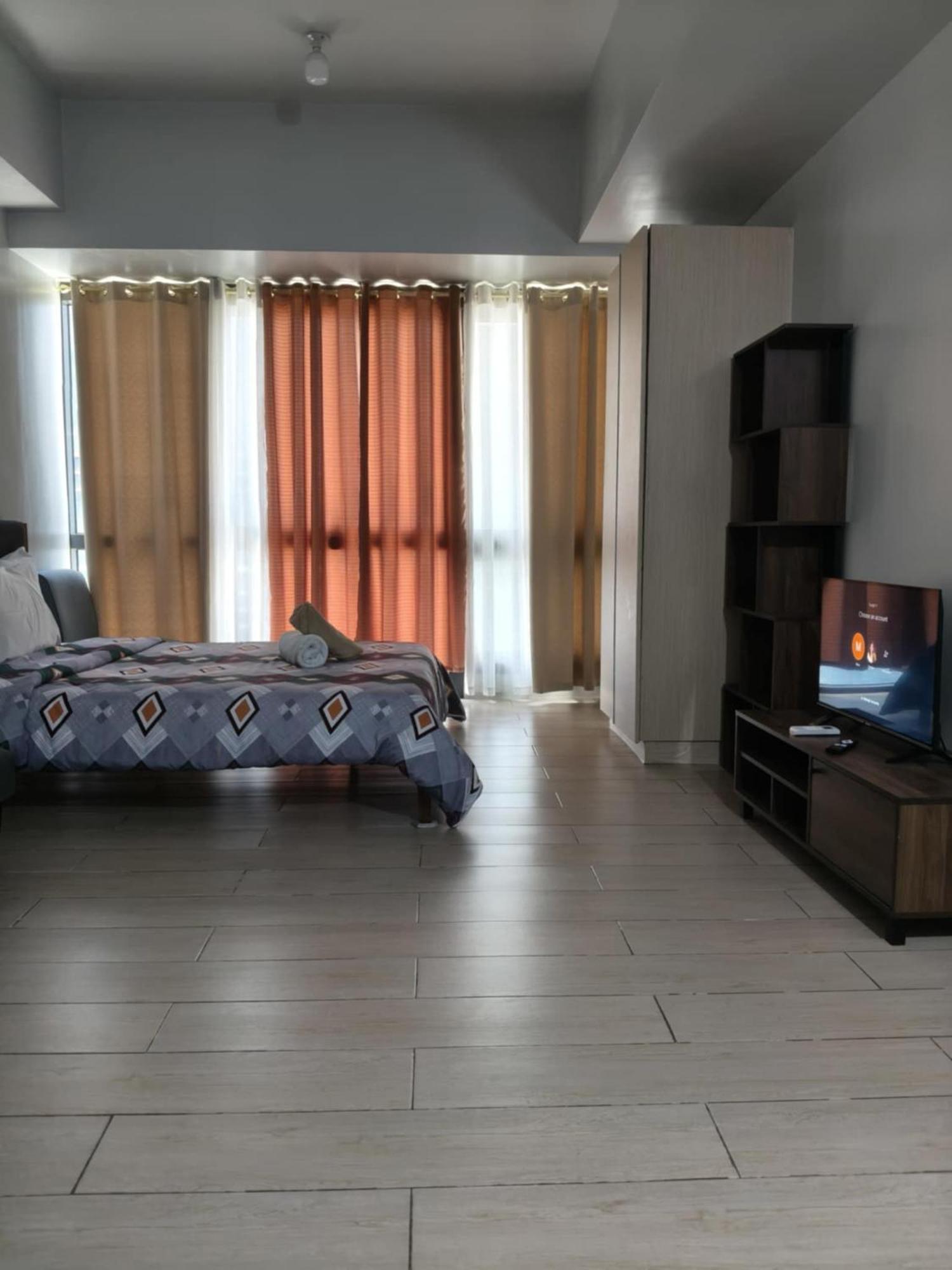 Henry'S Newport Condotel Pasay Exteriör bild